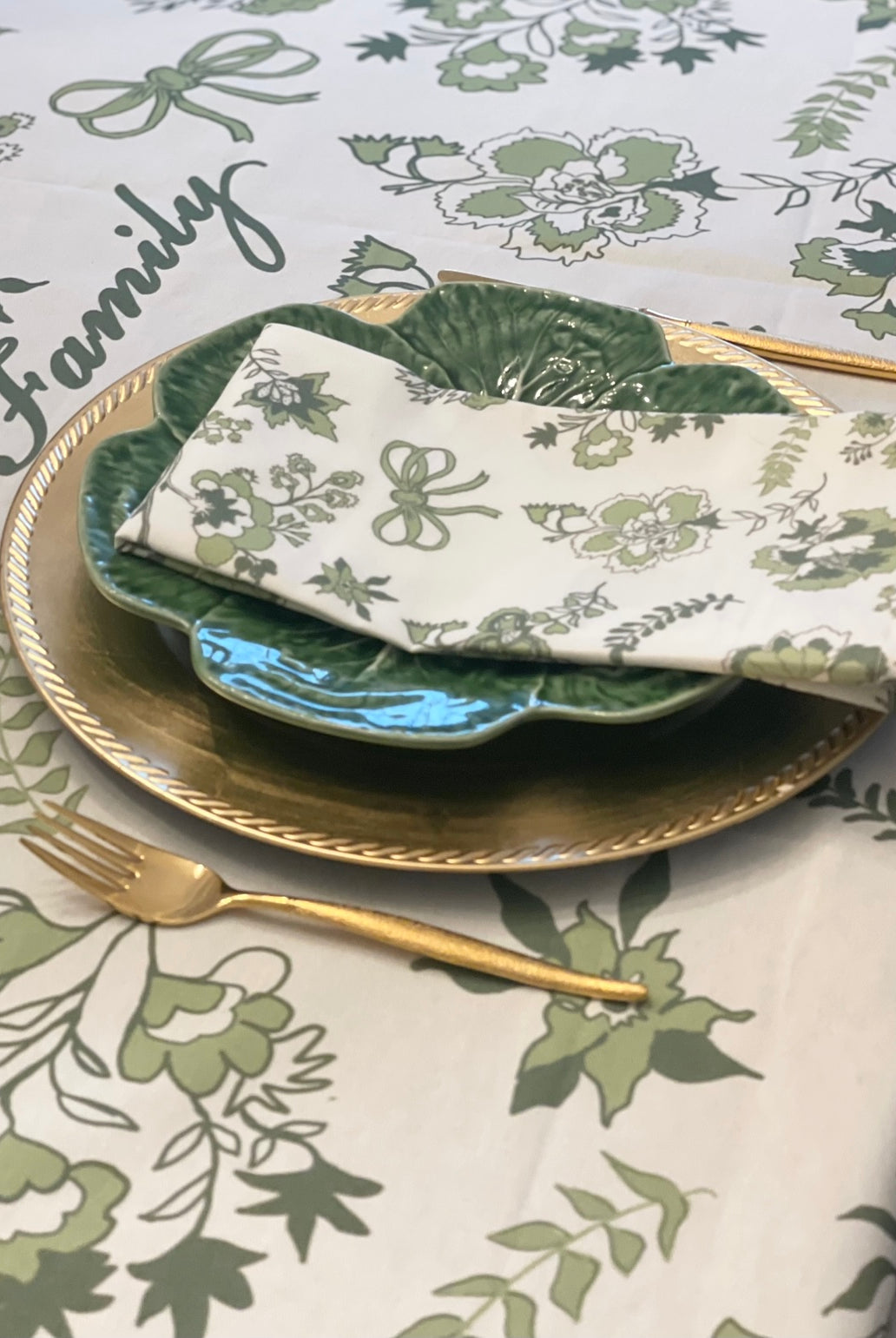 Custom Linda's Garden Tablecloth