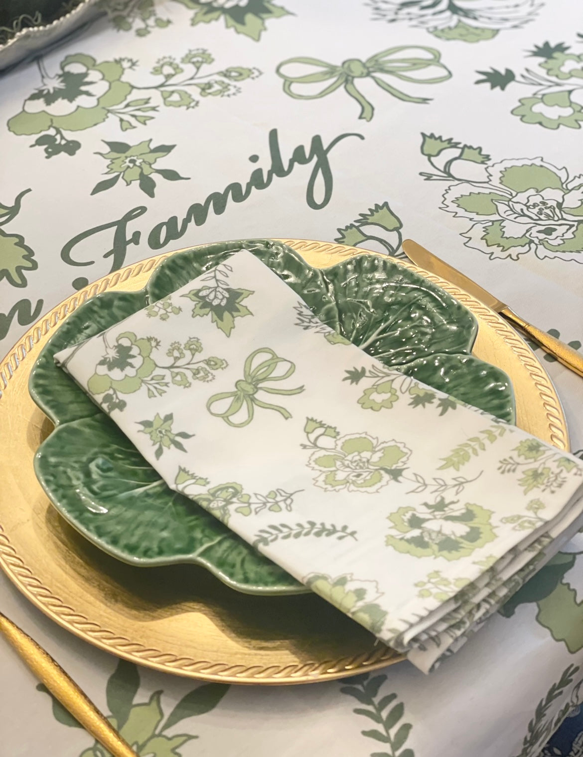 Custom Linda's Garden Tablecloth