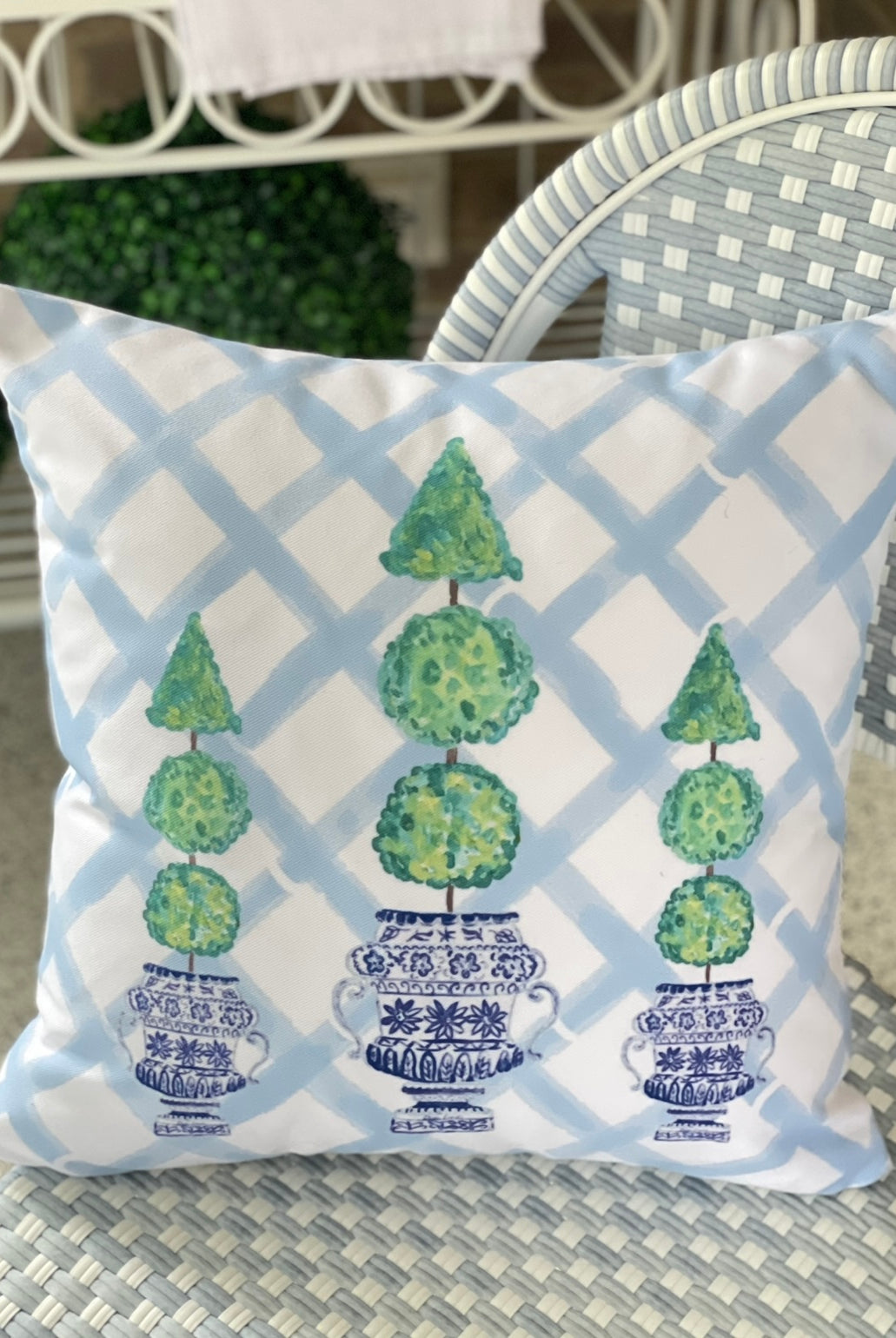 Topiaries in Blue Bamboo Deluxe Large Mug - Diga Linda
