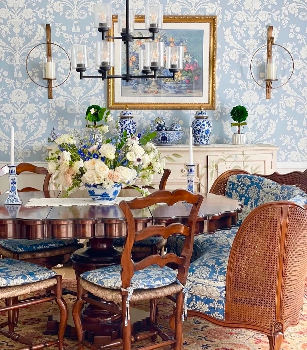 Elegant Coastal Blue and White Dining Room Decorating