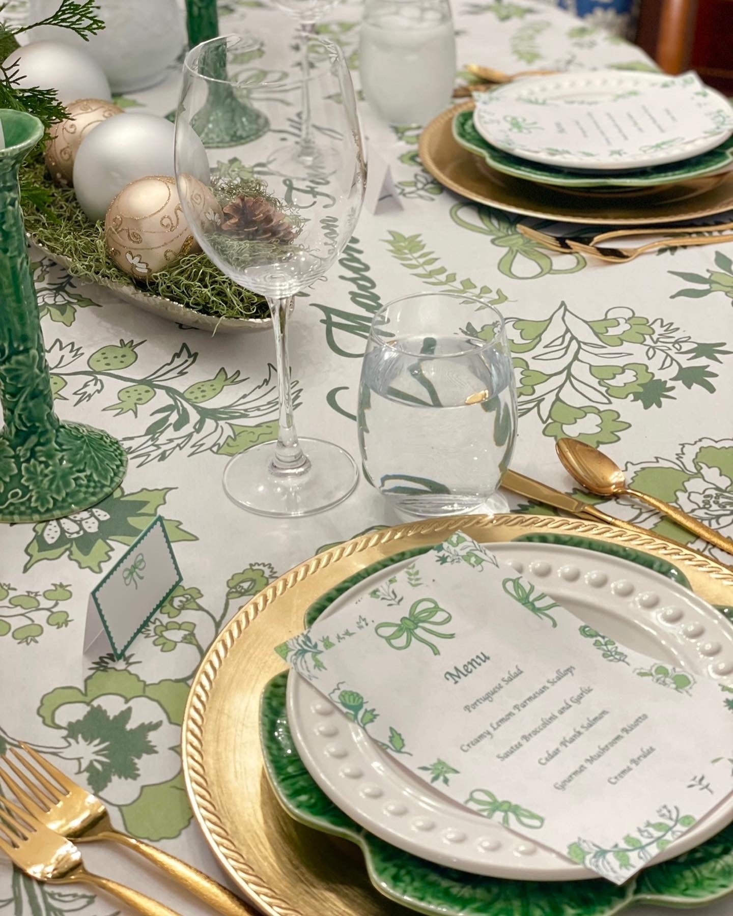 Custom Linda's Garden Tablecloth