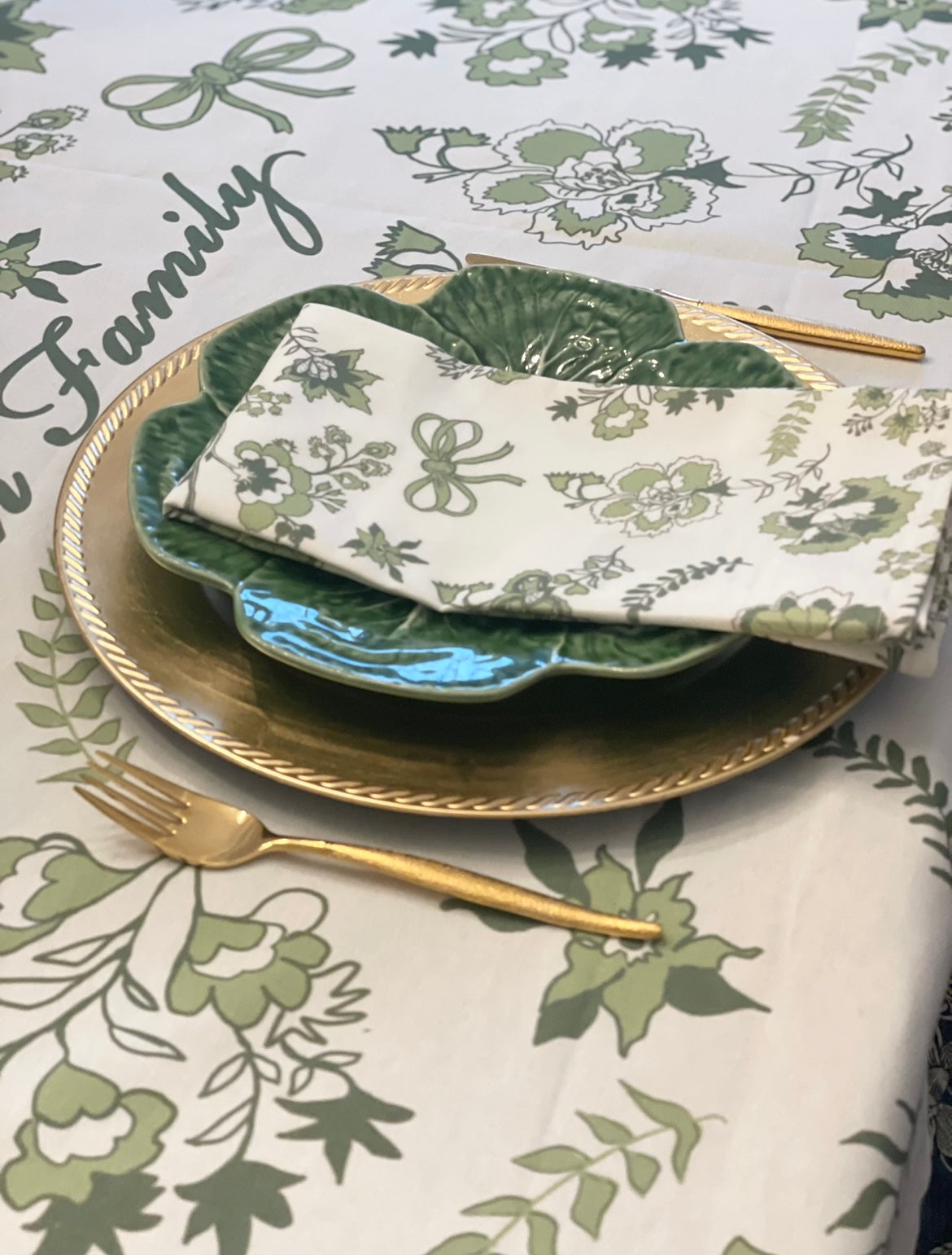 Custom Linda's Garden Tablecloth